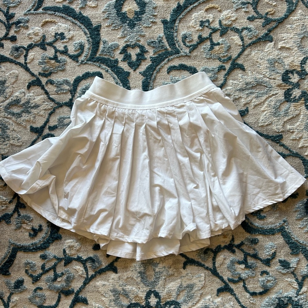 All in motion white skirt with built in shorts size XS